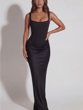 Elegant Black Maxi Dress with Square Neck